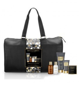 Baylis & Harding vonios rinkinys Mens Black Pepper & Ginseng, 6 poz. 200 ml dušo želė, 150 g muilo, 100 ml plaukų ir kūno prausiklio, 100 ml kūno losjono, 50 ml balzamo po skutimosi, krepšys.