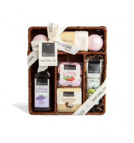IDC INSTITUTE rinkinys Natural Oil, 7 poz. : 200 ml dušo gelis, 130 g muilas, 4x4 vonios konfeti, 110 ml losjonas, 2x80 g vonios